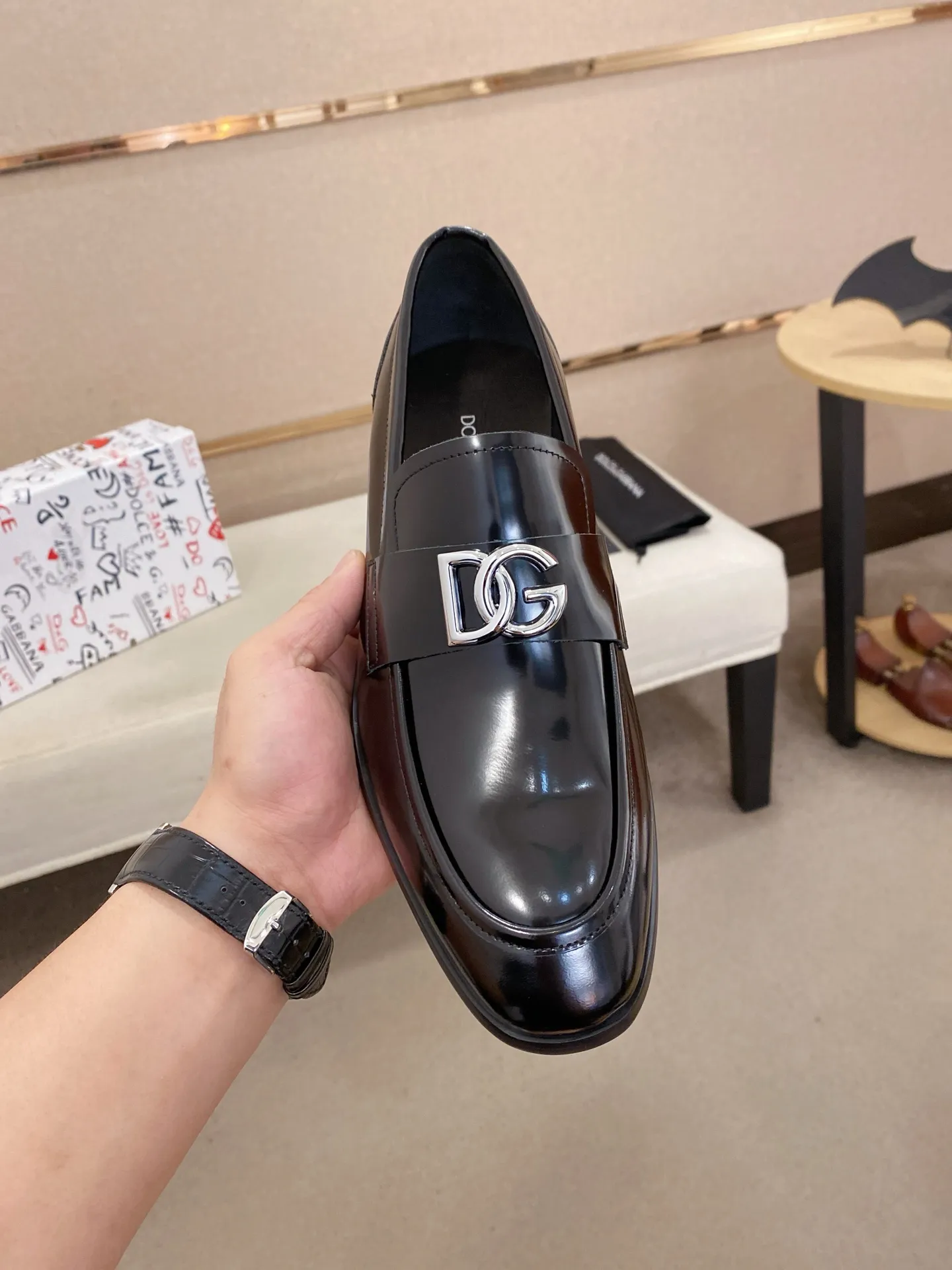 Men's clothing and shoes💰 520💰🌲DG top-notch🔍🔍men's new leather shoes🚹sold at the same time⚠The uppers are imported cowhide from Italy, the entire imported cowhide lining, and imported accessories💪💪, completely 1⃣️ vs. 1⃣️🇮🇹 💪💪, ⚠Sole: The original sole is specially provided by the original factory, the exclusive movable molded sole is super comfortable, ⚠Original factory follow-up goods, 🔍🔍high quality, can be entered and exited at will, welcome to compare ⚠Size number: 38-44. Can be customized 45 non-returnable